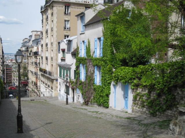 Quiet Apartment Hill Of Montmartre Париж Екстериор снимка